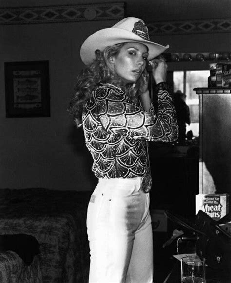 Pin By Meg On History 70s 70s Western Fashion Western Fashion Fashion Inspo