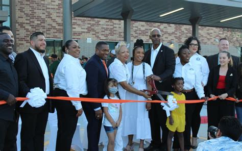 Mcghee Elementarys Inaugural First Day Of School Source Kprc