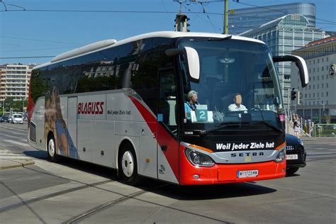 Setra S 515 HD von Blaguss gesehen in den Straßen von Wien Bus bild de