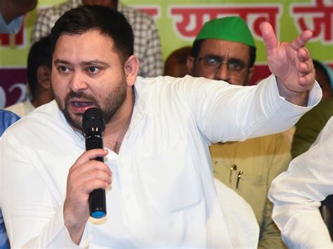 Rjd Leader Tejashwi Yadav Said Every Year 5 Crore Bihari Exodus We Will Give Job बिहार से हर साल