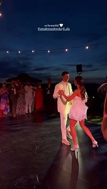 El Impresionante Baile De Lewandowski Y Su Mujer En La Toscana V Deo