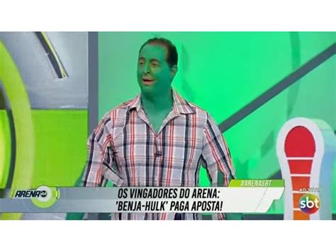 Benjamin Back Paga Promessa E Apresenta Arena SBT Pintado De Verde