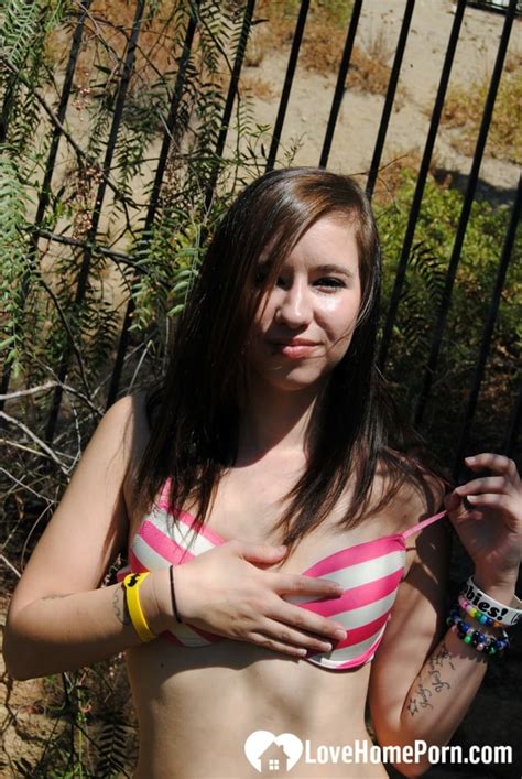 Outdoor Seduction Makes Me Even More Horny Pics Xhamster