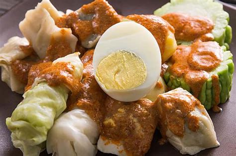 Bangga Siomay Kuah Kacang Khas Indonesia Jadi Dumpling Terenak Di