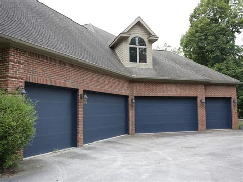 How To Paint Garage Doors Like We Did For This Home 🏠🚗