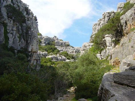 Torcal y Canuto de la Utrera con los baños de la Hedionda Senderismo