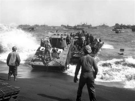 Striking Images From The Battle Of Iwo Jima 70th Anniversary Battle Of Iwo Jima Iwo Jima Iwo