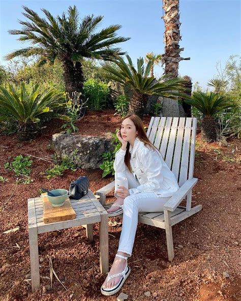 Girls Generation Member Jessica Stuns In New Instagram Photos Kpopstarz