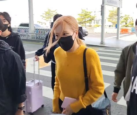 BLACKPINK MEDELLÍN on Twitter ROSÉ en el aeropuerto ICN 블랙핑크 로제