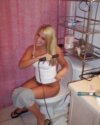 Caught On The Toilet Porn Pictures Xxx Photos Sex Images Pictoa