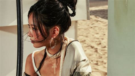 LE SSERAFIM HOT Wallpaper PC Desktop