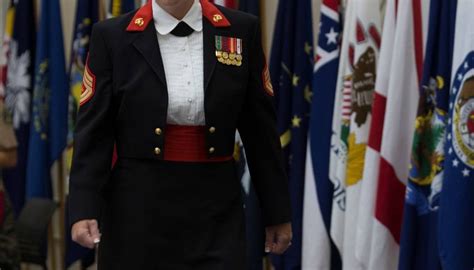 There is now no Marine uniform that requires women to wear skirts : r/USMC