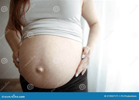 Close Up Of Naked Belly Of Pregnant Woman Stock Image Image Of Figure Nude