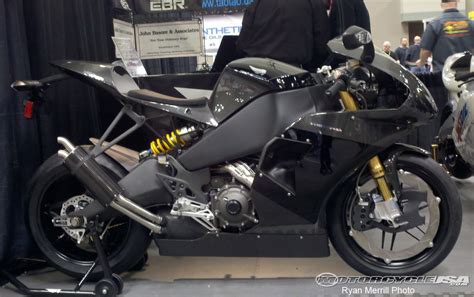 Erik Erik Buell Racing 1190RS Carbon Edition - Moto.ZombDrive.COM