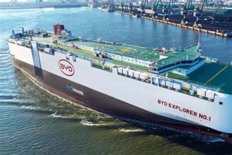 Supernavio de 200 metros da BYD que levou ao Brasil 7 mil veículos