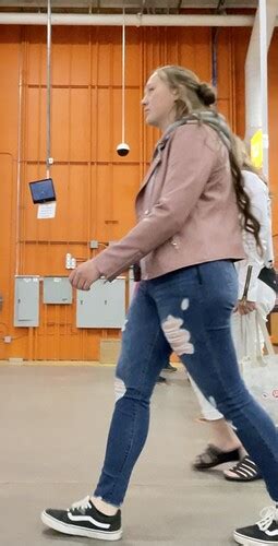 Thick Hips Round Ass Redhead Tight Jeans Forum