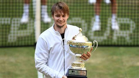 Alexander Bublik Beats Andrey Rublev For Halle Crown | ATP Tour | Tennis