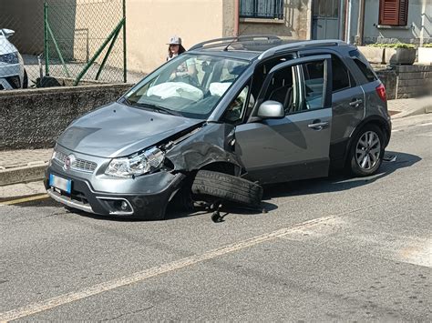 Rocambolesco Incidente A Brenna Distrutte Tre Auto Prima Como