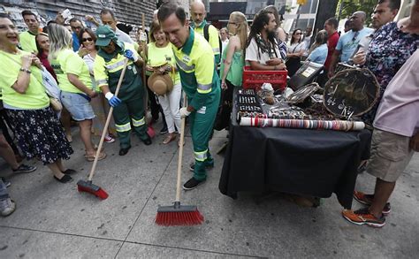 Quem Estiver Incomodado Que Se Prepare Diz Doria Sobre Roupa De Gari