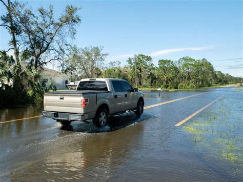 Tampa Bays Severe Weather Tips For Driving In A Storm