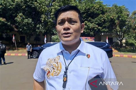 Polisi Sita Telepon Seluler Saksi Kasus Video Asusila ANTARA News