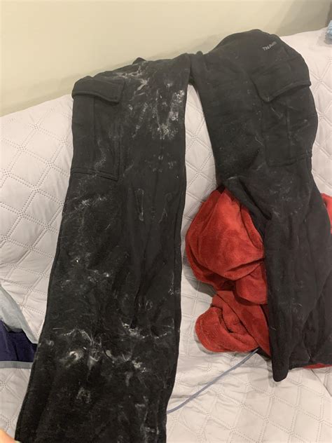 Why is Detergent Leaving Residue on Clothes? Solutions Inside