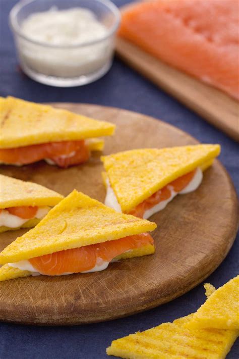 Sandwich Di Polenta Con Salmone E Crescenza Ricetta Ricette Idee