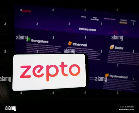 Zepto delivery hi-res stock photography and images - Alamy