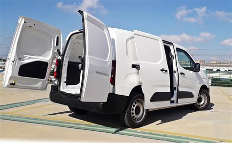 Toyota Proace City Cargo Test Ticarigazetesi