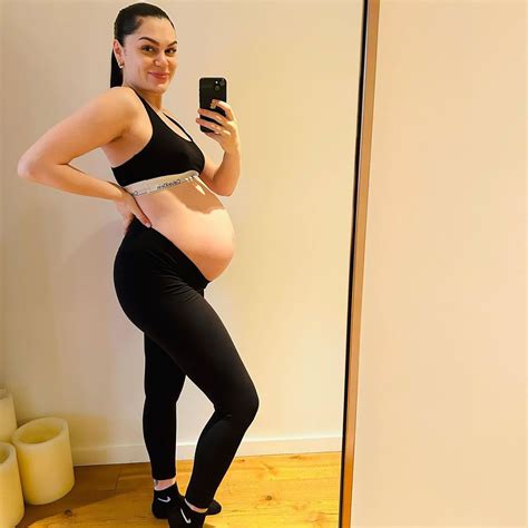 Pregnant Jessie J Bares All In Naked Bathtub Photos