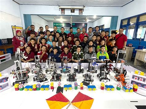 Pirobotika Rpl Smk Muhammadiyah Boyolali Tampil Pada Ajang Lks Smk