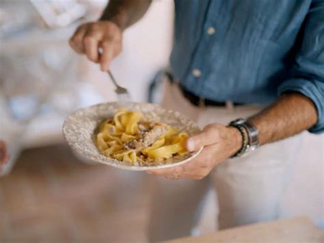 Tagliatelle alla Bolognese (Tagliatelle with Meat Sauce) Recipe | Food ...