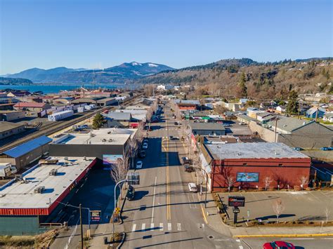Living in Bingen, WA | The Basics Before You Move