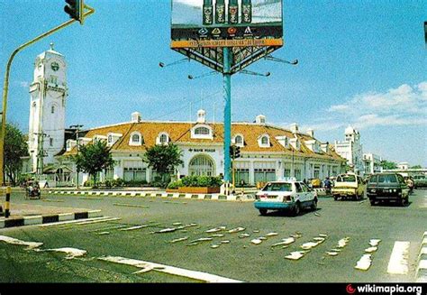 Mandiri Bank Gedung Lindeteves Surabaya