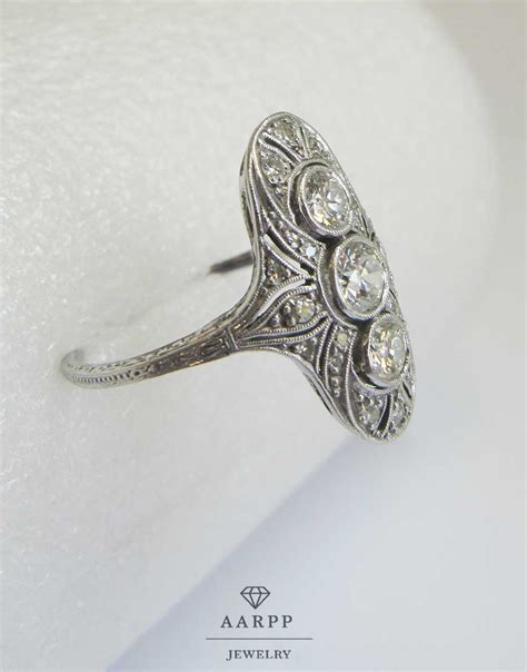 Art Deco Schiffchen Ring Aus Platin Mit Diamanten Um Gr