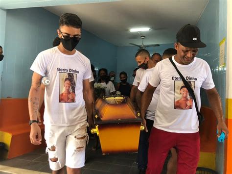 Corpos de jovens mortos por PM no Rio estavam em área de milícia