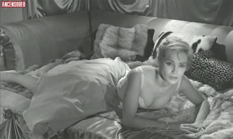 Naked Estella Blain In The Twilight Girls