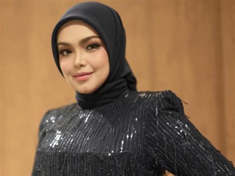 siti nurhaliza moved  malaysians praise   ar rahman concert