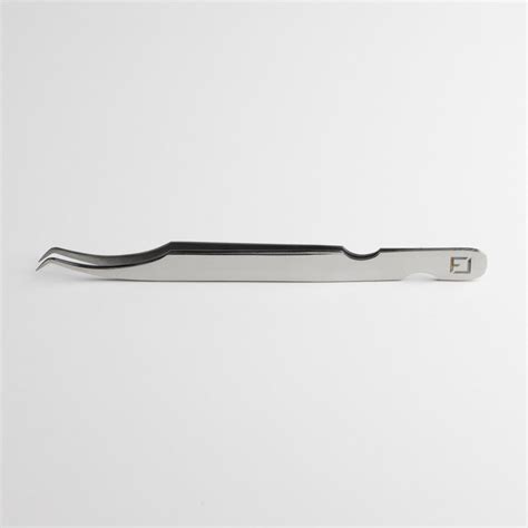 Classic Pick Up Tweezers Flawless Lashes By Loreta