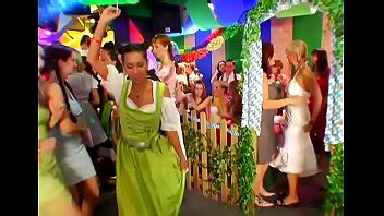 Bellezas de buen aspecto están compartiendo sus activos corporales calientes XVIDEOS