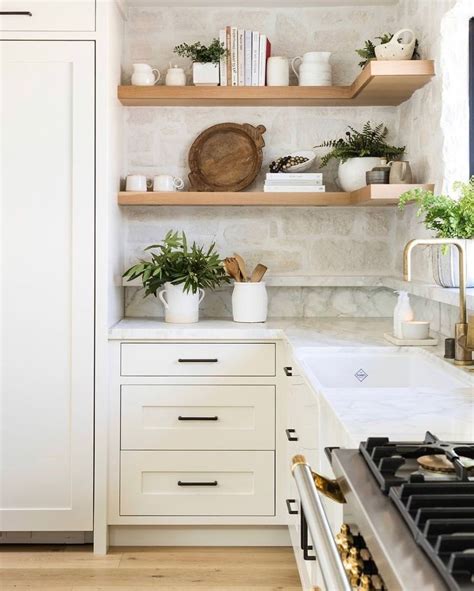 Stone Backsplash Inspiration - Design Trend Round Up — Farmhouse Living