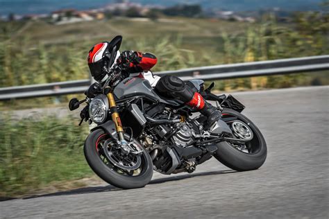 Motorrad Vergleich Honda Cb Hornet Vs Ducati Monster S