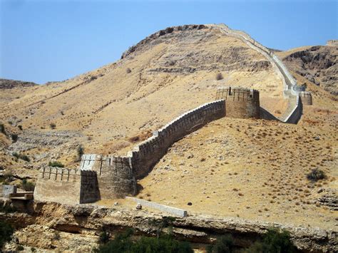 Ranikot fort by moizs on DeviantArt