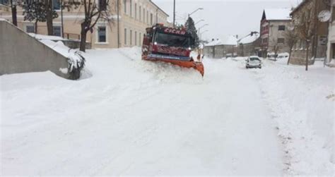 Zavejana Hercegovina Haos Na Cestama Zaglavili Se Kamioni I Autobusi