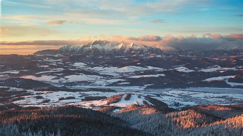 Tatra mountains at cold sunrise [OC] : r/pics