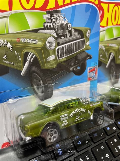 Amazon co jp ホットウィール Hot Wheels ベーシックカー シェビー ベルエア ギャッサー 才 HHD おもちゃ