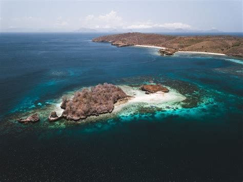 Pink Beach Lombok - COMPLETE BEACH GUIDE – We Seek Travel Blog