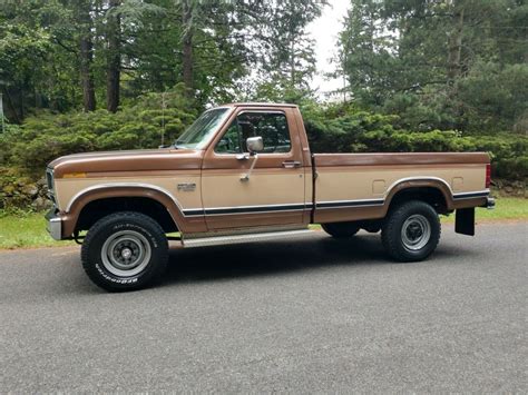 1986 Ford F 250 4x4 XLT Lariat 71k Original Miles Worldwide NO RESERVE