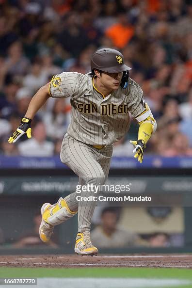 Ha Seong Kim Of The San Diego Padres Hits An Rbi Single During The News Photo Getty Images