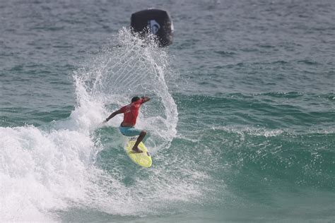 Saquarema Surf Festival Abre O Qs Masculino Em Boas Ondas Na Praia